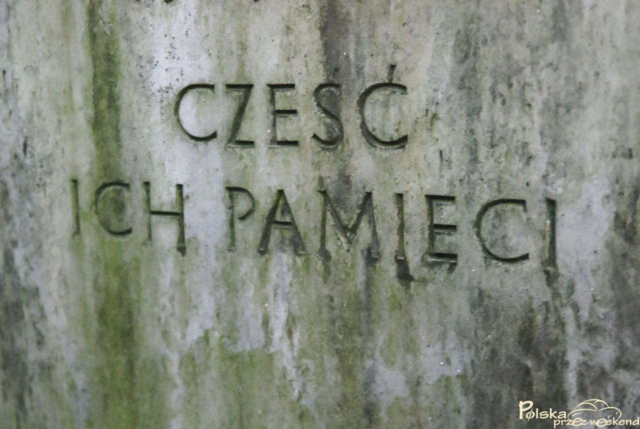cmentarzu-powstancow-warszawy-1-2