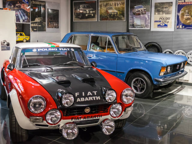 samochody w Muzeum Polskiego Fiata